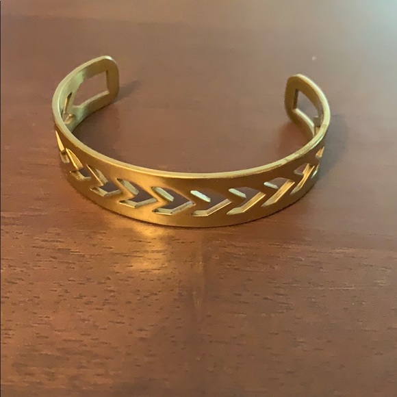 Rustic Cuff Accessories - Rustic Cuff gold cuff bracelet, good condition